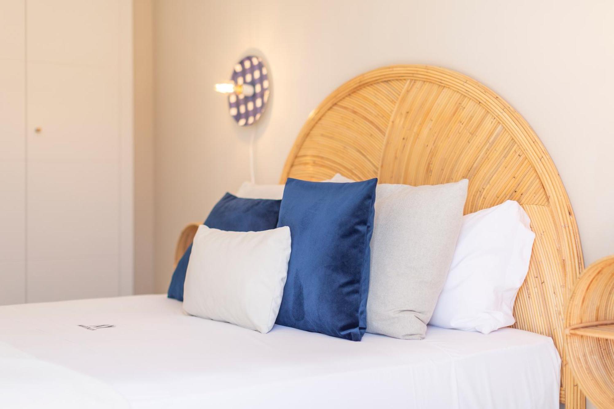 Apartamentos Martalia Aticos Deluxe รอนดา ภายนอก รูปภาพ