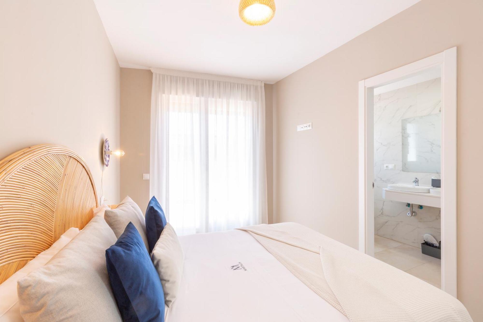 Apartamentos Martalia Aticos Deluxe รอนดา ภายนอก รูปภาพ