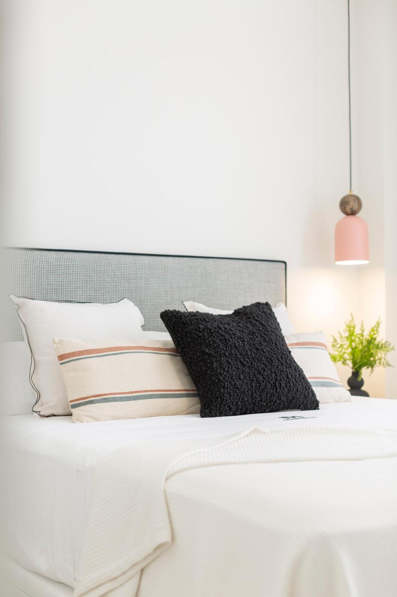 Apartamentos Martalia Aticos Deluxe รอนดา ภายนอก รูปภาพ
